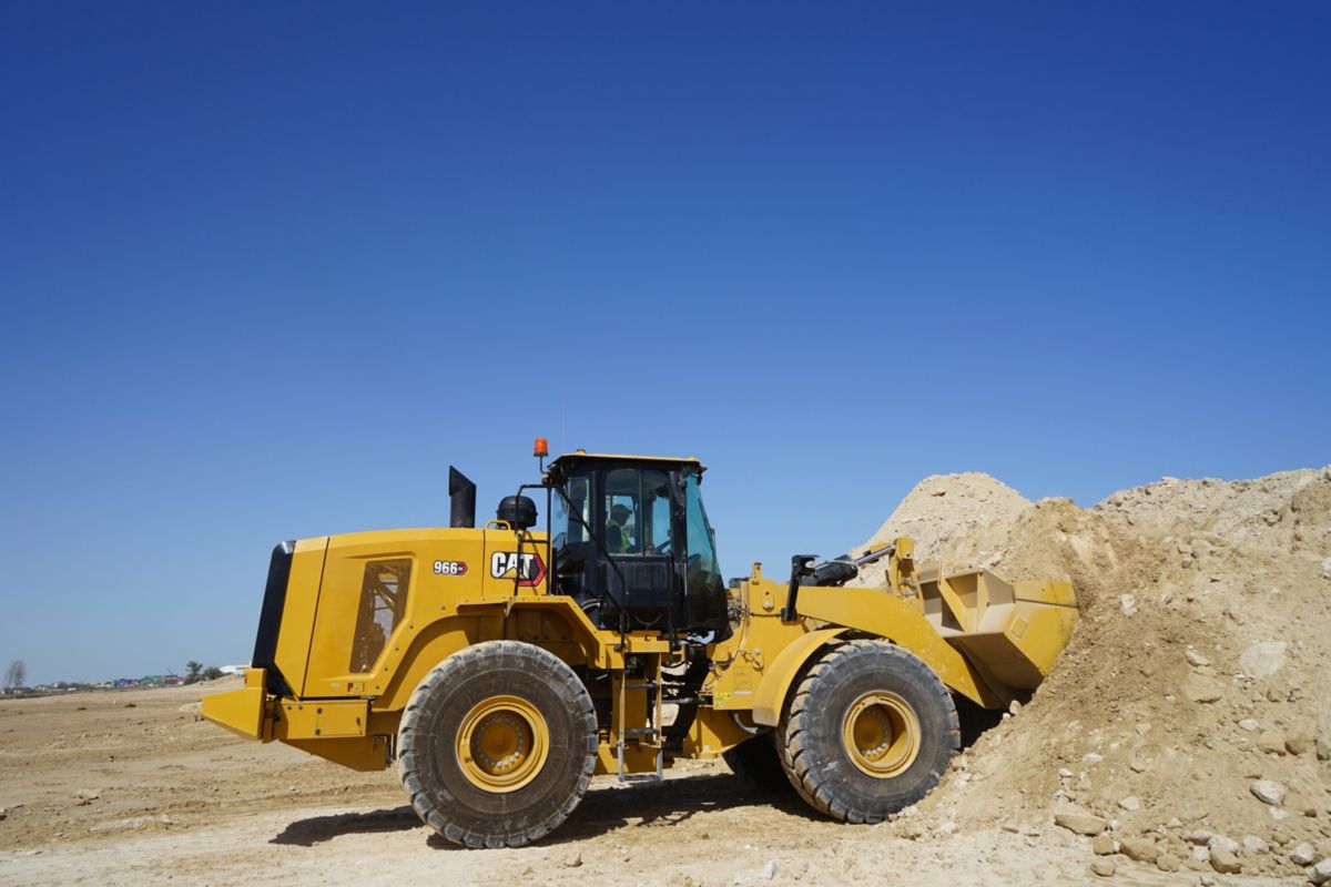 Cat 432 Kazıcı Yükleyici (Beko Loader)